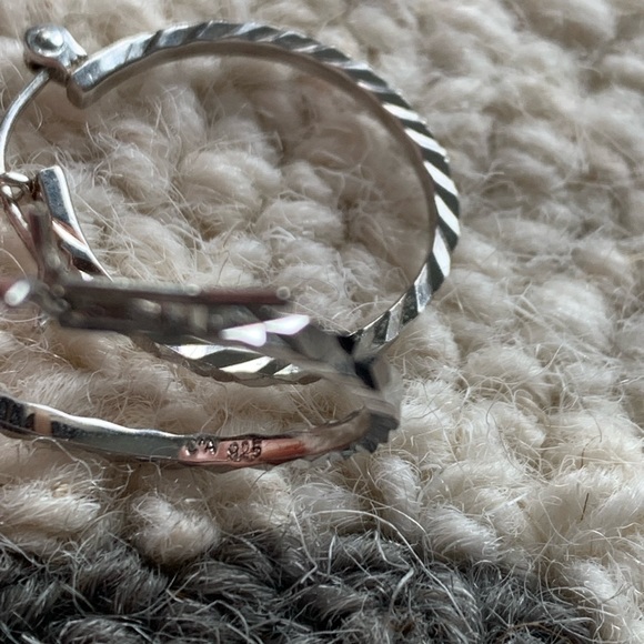 Beautiful 925 Hoop Earrings - Picture 3 of 4